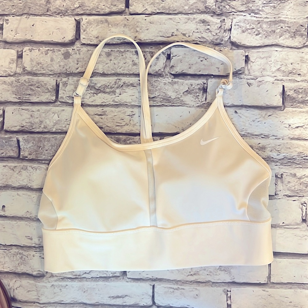 Nike sports bra NWOT. Never worn.